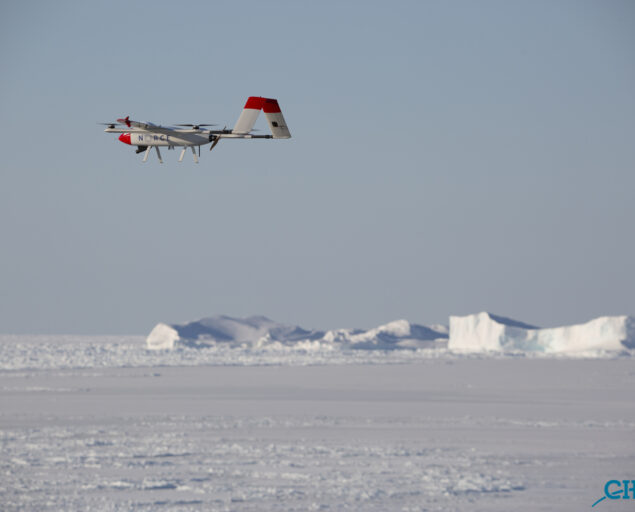 William Copeland, CIRFA, , William Copeland 2, <p>William Copeland</p>, En drone flyr over isen. Isfjell i bakgrunnen.