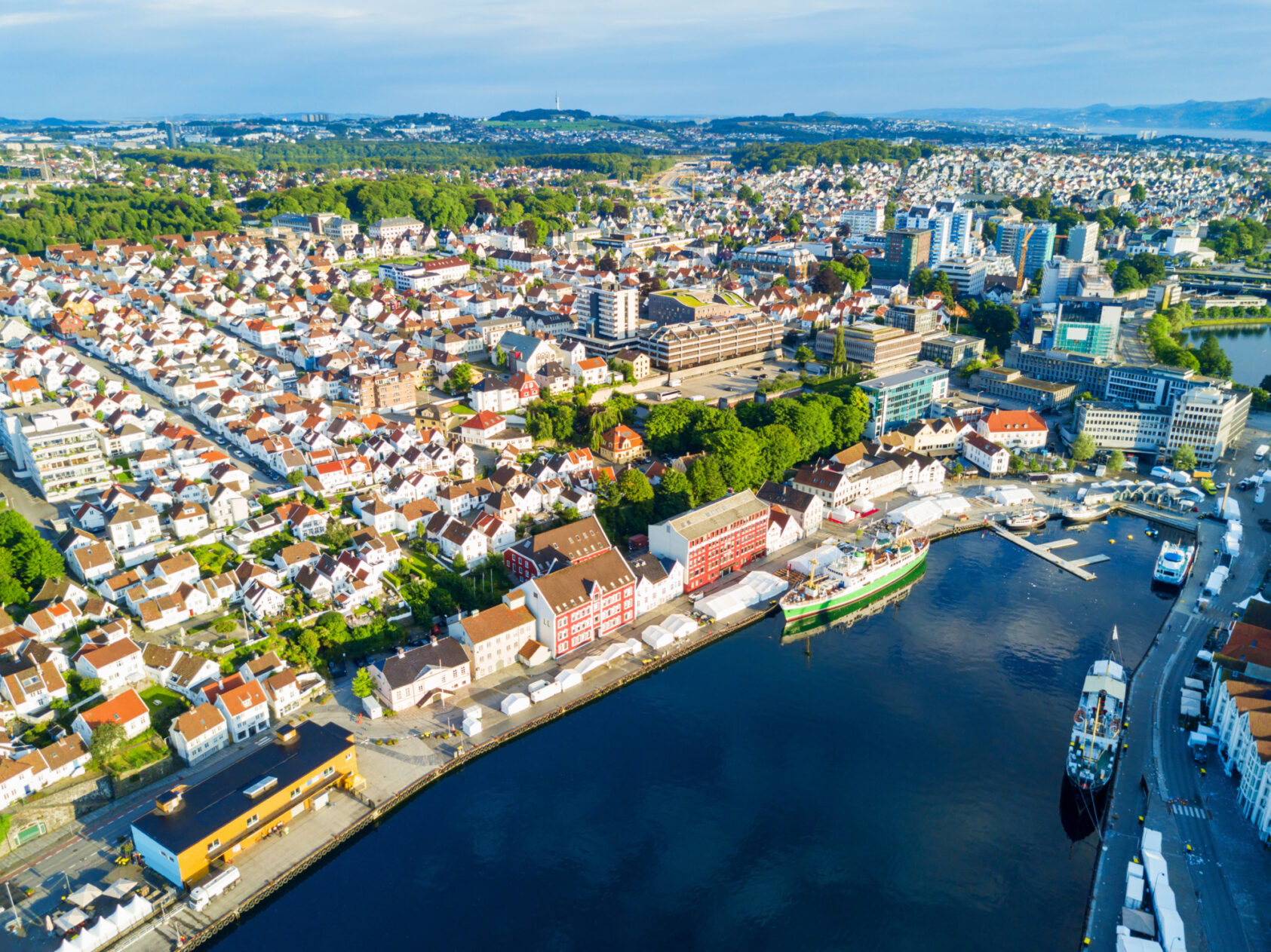 Illustrasjonsfoto: Colourbox, NORCE-forskere har undersøkt byvekstavtaleforhandlingene på Nord-Jæren (Stavanger, Sandnes, Sola og Randaberg). Stavanger er opptatt av kollektivdekning og nullvekstmål og har i mange år hatt 80-90 % fortetting., COLOURBOX43865254, <p>Illustrasjonsfoto: Colourbox.com</p>, 